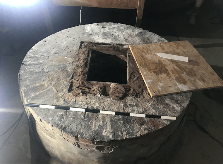 The well with a meter stick